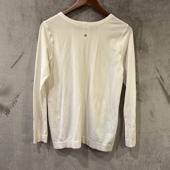 CRZ Yoga White Long Sleeve Athletic Top Sz M Gym Running Walking - Picture 3 of 4